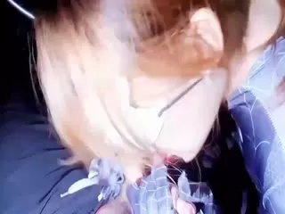 【露出刺激】停车场香车欲情极品白虎女蜘蛛侠,精心舔食吸吮肉棒,车来车往发骚阳具自慰,下车按在后备箱一顿输出