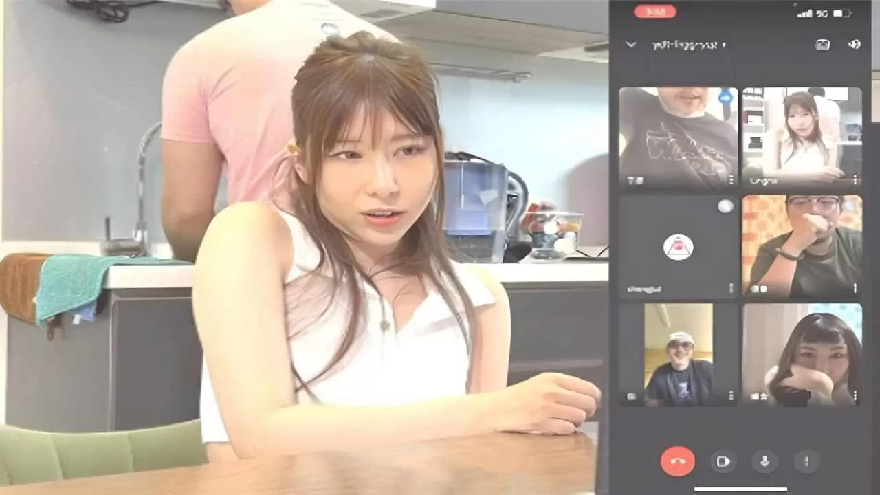 闷骚女友上网课偷偷自慰拉着男友旁边来一发 第三集